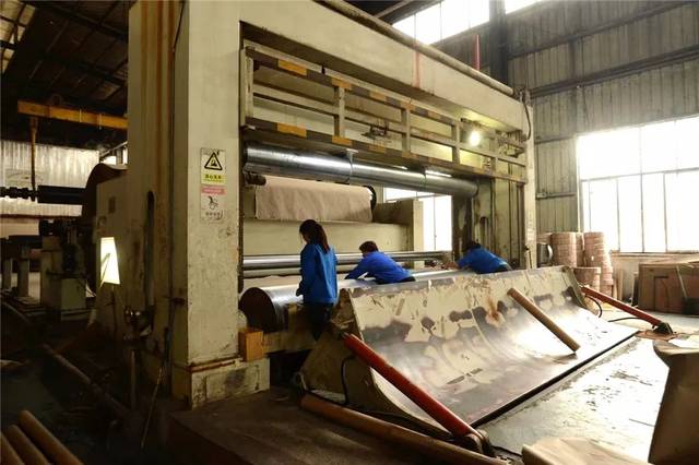 造紙廠(chǎng)消泡劑應用場(chǎng)景圖