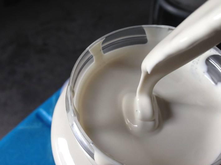 白乳膠消泡劑應用場(chǎng)景展示