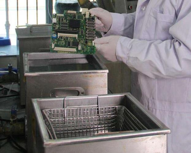 線(xiàn)路板水處理消泡劑應用場(chǎng)景圖