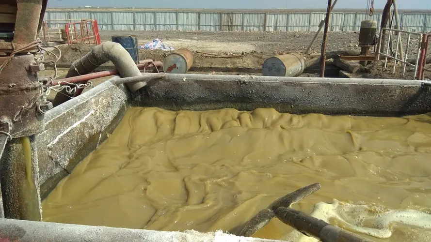 鉆井泥漿消泡劑應用場(chǎng)景圖